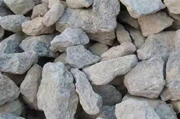 镁橄榄石是一种具有多种用途的矿物，其用途包括但不限于以下方面